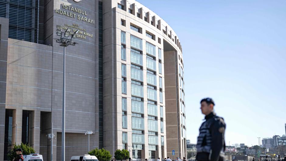 “Diplomasız Erdoğan” sloganına ev hapsi